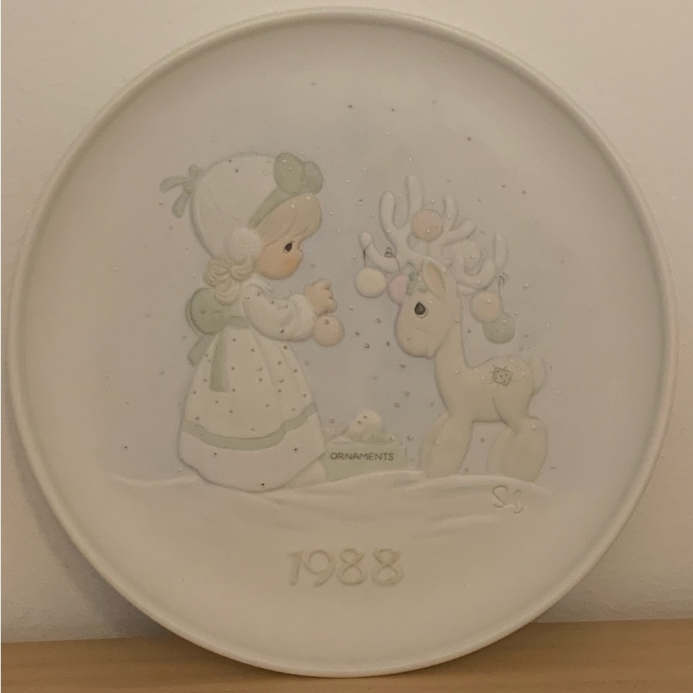 Precious Moments 
Merry Christmas Deer 
1988 Limited Edition Collectors Plate